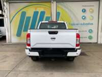 Nissan NP300 Frontier 2022 4p XE L4/2.5 Man 2022 Nissan NP300 Frontier Venta Exteriores 6
