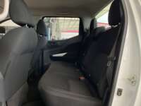 Nissan NP300 Frontier 2022 4p XE L4/2.5 Man 2022 Nissan NP300 Frontier Venta Interiores 20