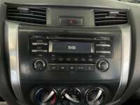 Nissan NP300 Frontier 2022 4p XE L4/2.5 Man 2022 Nissan NP300 Frontier Venta Interiores 8