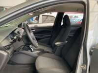 Chevrolet Onix 2023 4p LS L3/1.0/T Aut 2023 Chevrolet Onix Venta Interiores 17