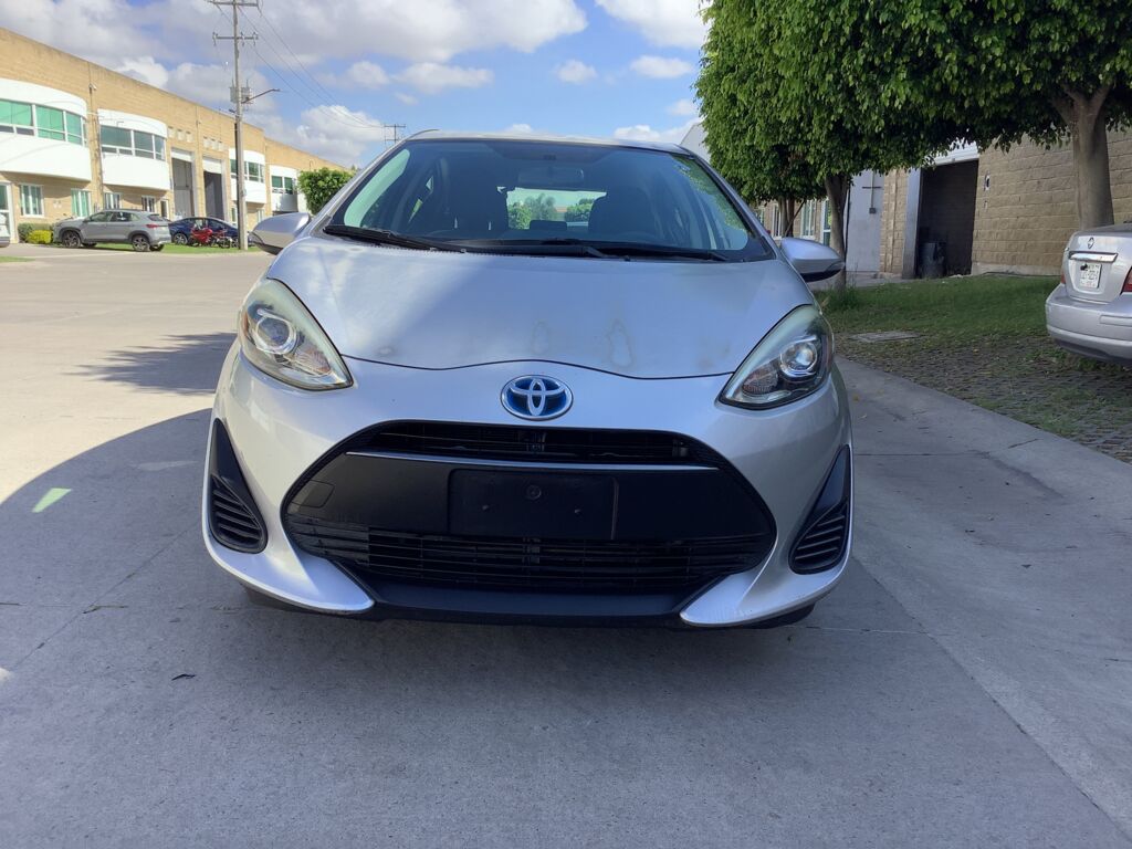 Toyota Prius 2019 5p C Hibrido L4/1.5/Aut 2019 Toyota Prius Venta Exteriores 2