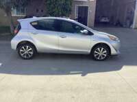 Toyota Prius 2019 5p C Hibrido L4/1.5/Aut 2019 Toyota Prius Venta Exteriores 4