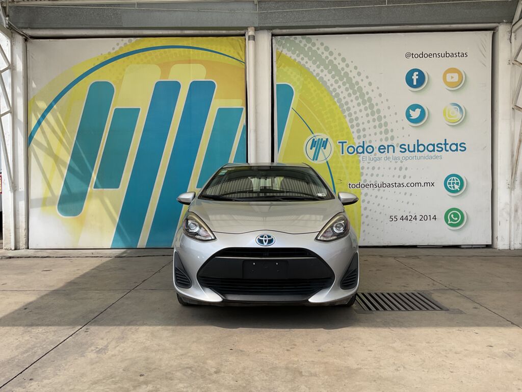 Toyota Prius 2018 5p C Híbrido L4/1.5 Aut 2018 Toyota Prius Venta Exteriores 2