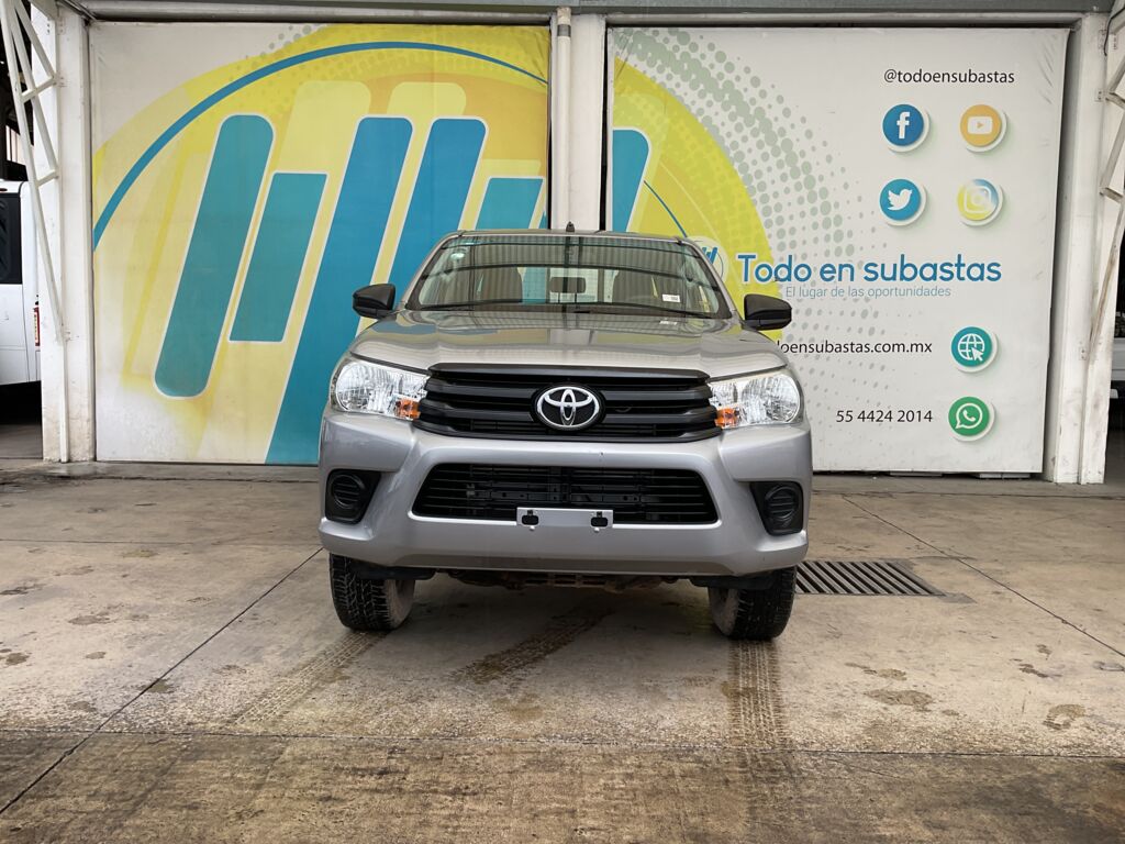 Toyota Hilux 2019 4p Doble Cabina Diesel L4/2.8/T Man 2019 Toyota Hilux Venta Exteriores 2