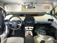 Toyota Prius 2017 5p Base Híbrido L4/1.8 Aut  2017 Toyota Prius Ingreso Interiores 20