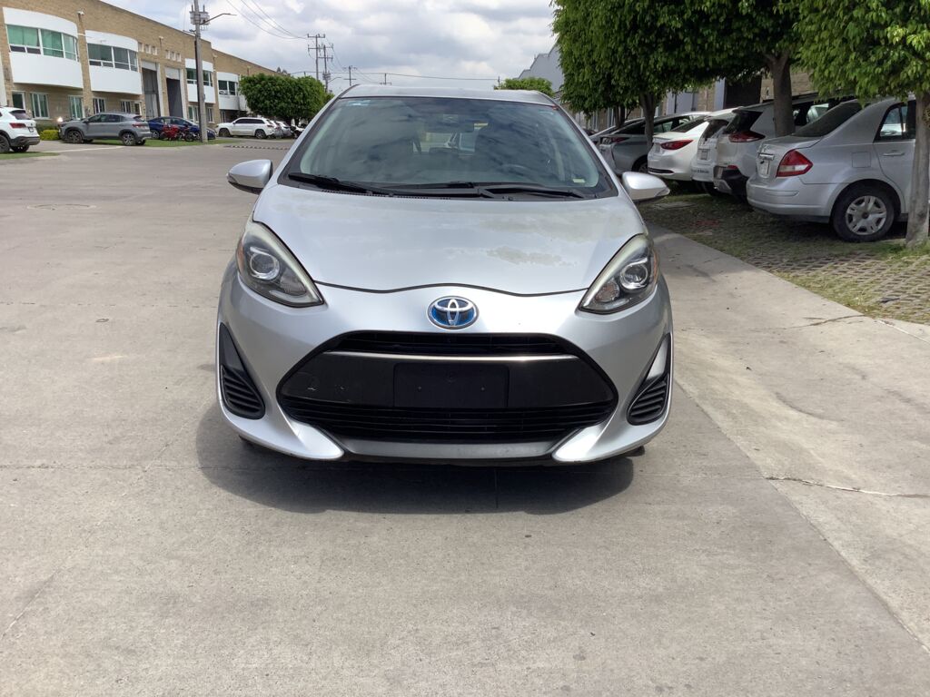 Toyota Prius 2018 5p C Híbrido L4/1.5 Aut 2018 Toyota Prius Venta Exteriores 2