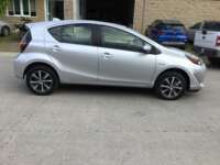 Toyota Prius 2019 5p C Hibrido L4/1.5/Aut 2019 Toyota Prius Venta Exteriores 4