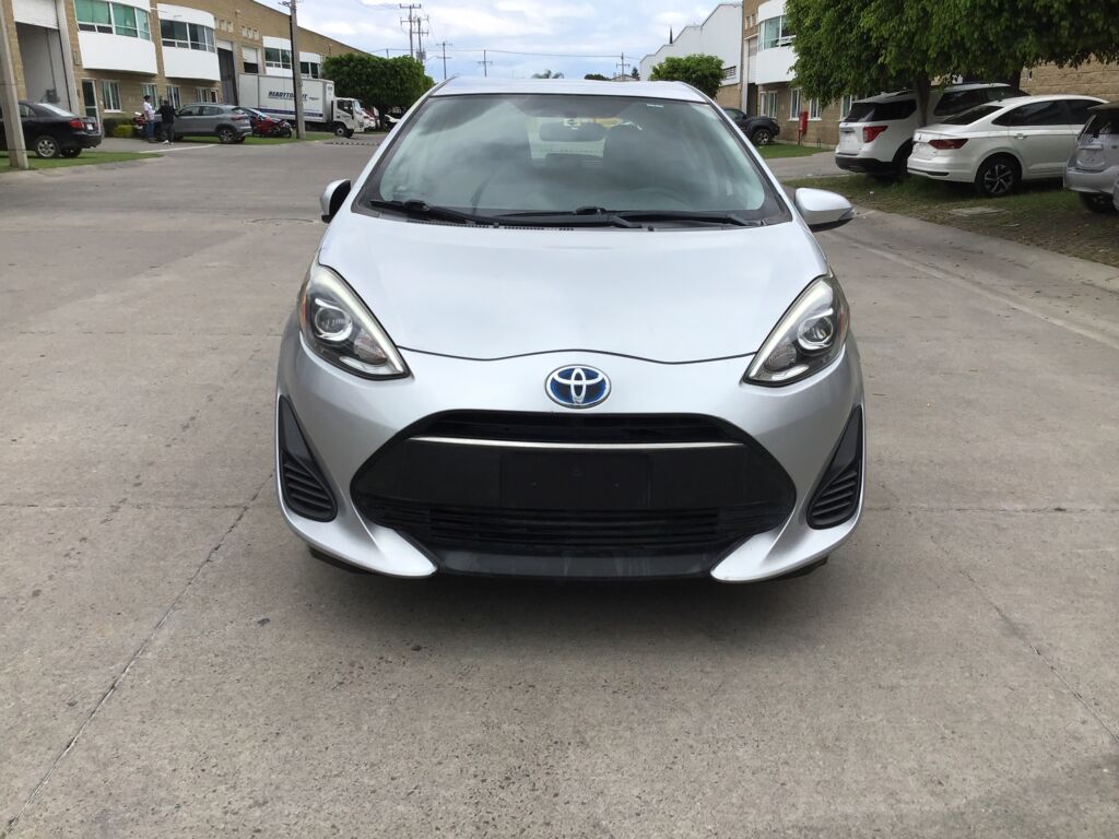 Toyota Prius 2019 5p C Hibrido L4/1.5/Aut 2019 Toyota Prius Venta Exteriores 2
