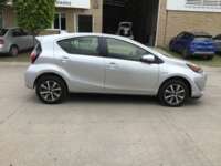 Toyota Prius 2019 5p C Hibrido L4/1.5/Aut 2019 Toyota Prius Venta Exteriores 4
