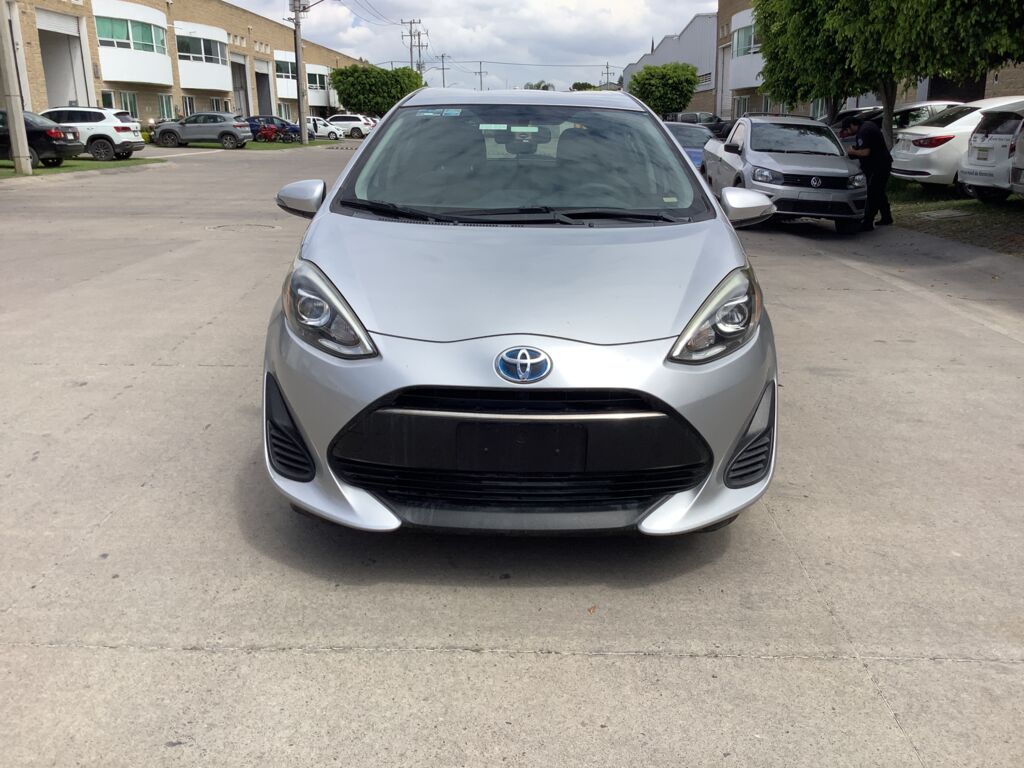 Toyota Prius 2019 5p C Hibrido L4/1.5/Aut 2019 Toyota Prius Venta Exteriores 2