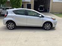 Toyota Prius 2019 5p C Hibrido L4/1.5/Aut 2019 Toyota Prius Venta Exteriores 4