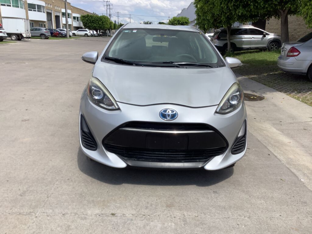 Toyota Prius 2019 5p C Hibrido L4/1.5/Aut 2019 Toyota Prius Venta Exteriores 2