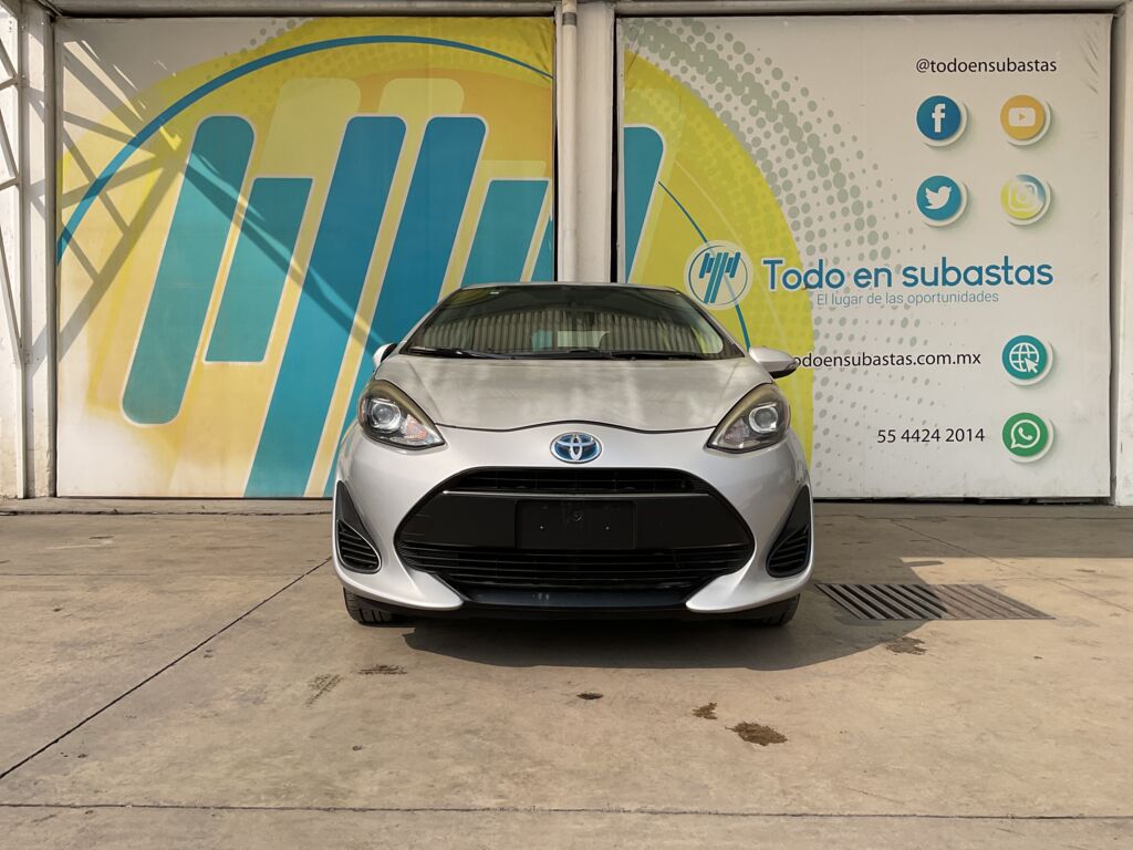 Toyota Prius 2019 5p C Hibrido L4/1.5/Aut 2019 Toyota Prius Venta Exteriores 2