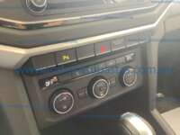 Volkswagen Amarok 2023 4p Highline V6/3.0/TDI Aut 4Motion 2023 Volkswagen Amarok Ingreso Interiores 10