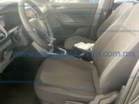 Volkswagen T-Cross 2023 5p Trendline L4/1.6 Tiptronic 2023 Volkswagen T-Cross Ingreso Interiores 1