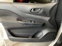 Nissan NP300 Frontier 2023 4p SE L4/2.5 Man 2023 Nissan NP300 Frontier Venta Interiores 16