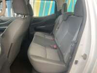 Nissan NP300 Frontier 2023 4p SE L4/2.5 Man 2023 Nissan NP300 Frontier Venta Interiores 19