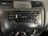 Nissan NP300 Frontier 2023 4p SE L4/2.5 Man 2023 Nissan NP300 Frontier Venta Interiores 7