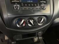Nissan NP300 Frontier 2023 4p SE L4/2.5 Man 2023 Nissan NP300 Frontier Venta Interiores 8