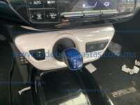Toyota Prius 2017 5p Base Hibrido L4/1.8 Aut 2017 Toyota Prius Ingreso Interiores 11