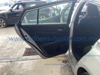 Toyota Prius 2017 5p Base Hibrido L4/1.8 Aut 2017 Toyota Prius Ingreso Interiores 15