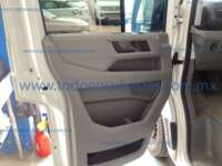 Volkswagen Crafter Pasajeros 2024 5p Van L4/2.0/TDI Man A/A 4.9/Ton LWB IMG_5225