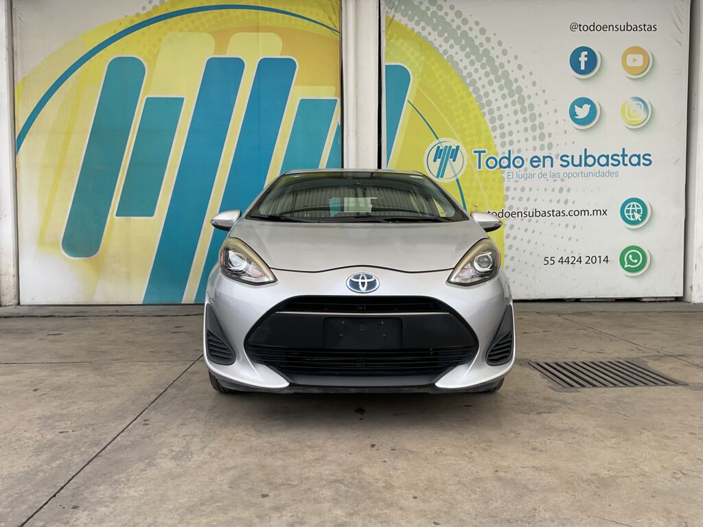 Toyota Prius 2019 5p C Hibrido L4/1.5/Aut 2019 Toyota Prius Venta Exteriores 2