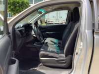 Toyota Hilux 2019 2p Cabina Sencilla L4/2.7 Man 2019 Toyota Hilux Venta Interiores 13