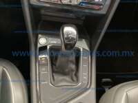 Volkswagen Tiguan 2023 5p R-Line L4/2.0/T DSG 2023 Volkswagen Tiguan Ingreso Interiores 14