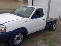 Nissan NP300 Chasis Cabina 2014  2014 Nissan NP300 Venta Llantas 5