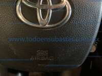 Toyota Hilux 2019 4p Doble Cabina Base L4/2.7 Man  2019 Toyota Hilux Ingreso Interiores 19