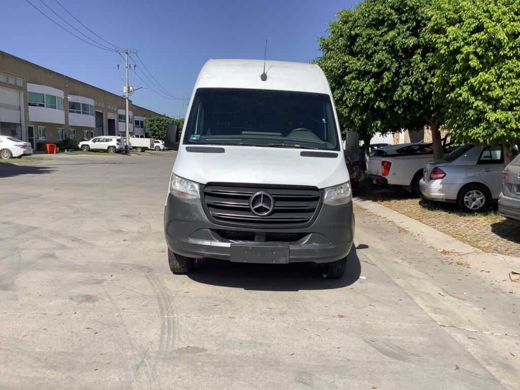 Mercedes-Benz Sprinter 2021 5p 311 Mediana Básico A/A L4/2.14/TDI Man 2021 Mercedes-Benz Sprinter Venta Exteriores 2