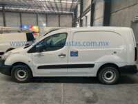 Peugeot Partner 2019 5p L4/1.6/T Diesel Man       2019 Peugeot Partner Ingreso Exteriores 8
