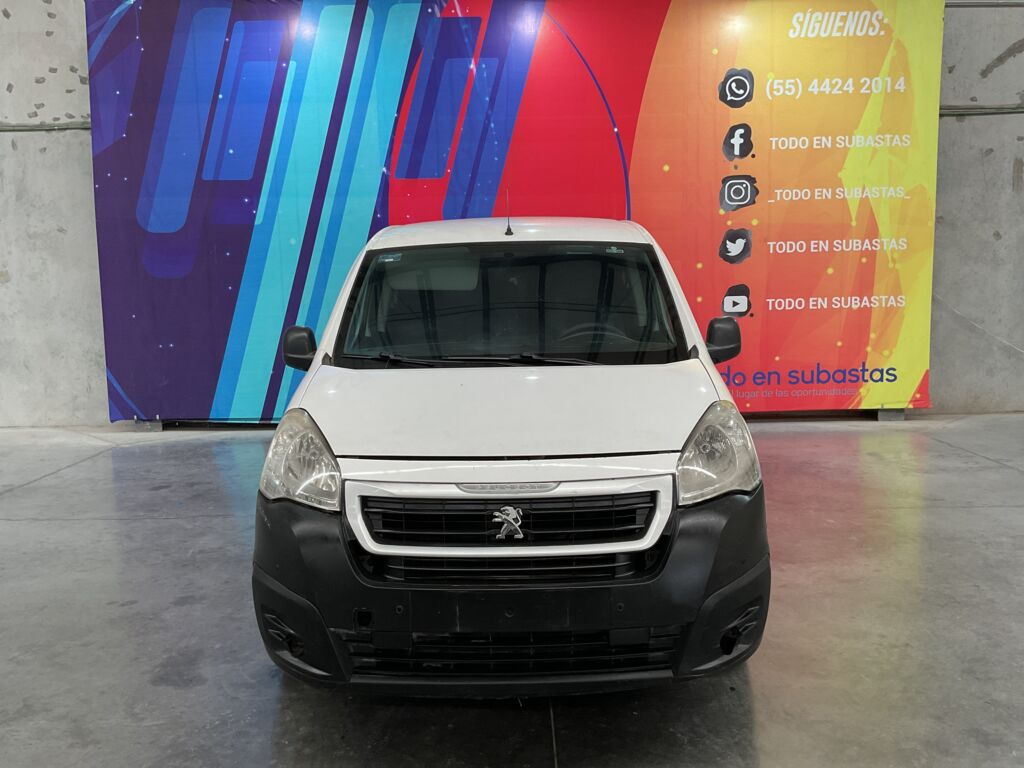 Peugeot Partner 2019 5p L4/1.6/T Diesel Man       2019 Peugeot Partner Venta Exteriores 2