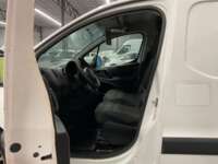 Peugeot Partner 2019 5p L4/1.6/T Diesel Man       2019 Peugeot Partner Venta Interiores 9