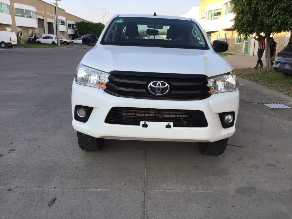 Toyota Hilux 2022 4p Doble Cabina Diesel L4/2.8/T Man 4X4 2022 Toyota Hilux Venta Exteriores 2