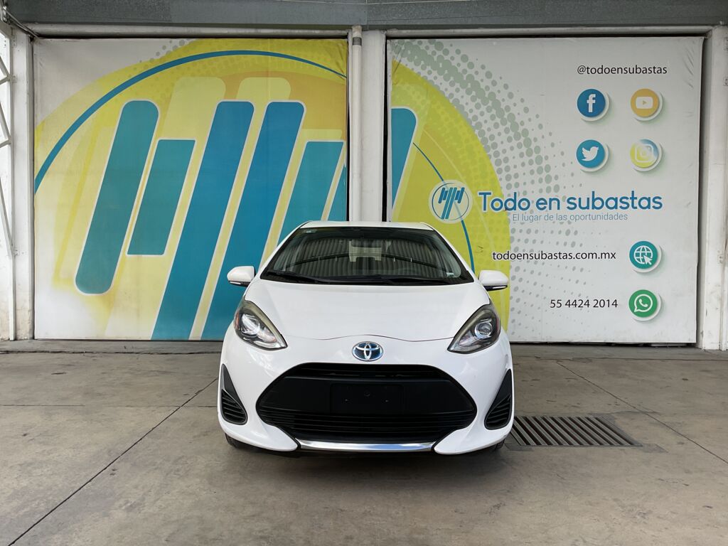 Toyota Prius 2021 5p C Híbrido L4/1.5 Aut 2021 Toyota Prius Venta Exteriores 2