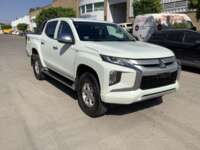 Mitsubishi L200 2021 4p Doble L4/2.5/T Diesel Man 4x4 2021 Mitsubishi L200 Venta Exteriores 3