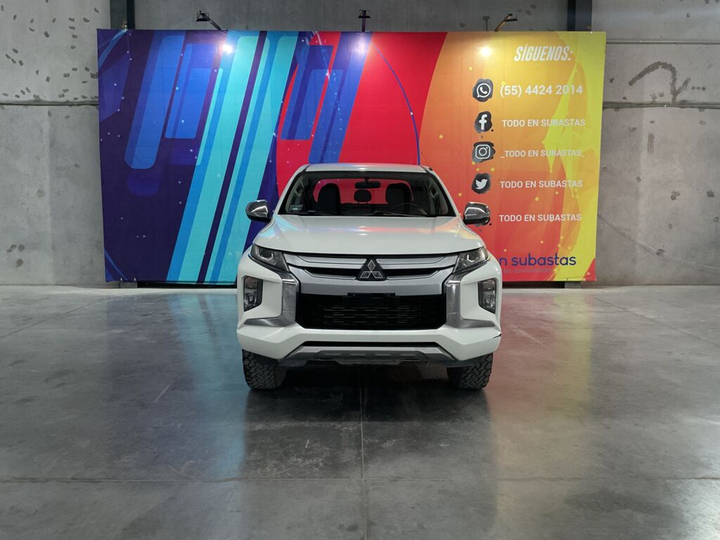 Mitsubishi L200 2021 4p Doble L4/2.5/T Diesel Man 4x4 2021 Mitsubishi L200 Venta Exteriores 2