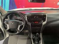 Mitsubishi L200 2021 4p Doble L4/2.5/T Diesel Man 4x4 2021 Mitsubishi L200 Venta Interiores 1