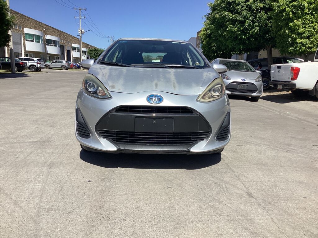 Toyota Prius 2019 5p C Hibrido L4/1.5/Aut 2019 Toyota Prius Venta Exteriores 2