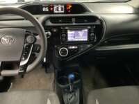 Toyota Prius 2021 5p Base Hibrido L4/1.8 Aut 2021 Toyota Prius Venta Interiores 4