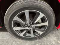 Toyota Prius 2021 5p Base Hibrido L4/1.8 Aut 2021 Toyota Prius Venta Llantas 1