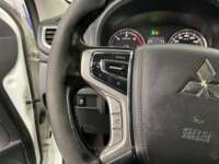 Mitsubishi L200 2021 4p Doble L4/2.5/T Diesel Man 4x4 2021 Mitsubishi L200 Venta Interiores 5