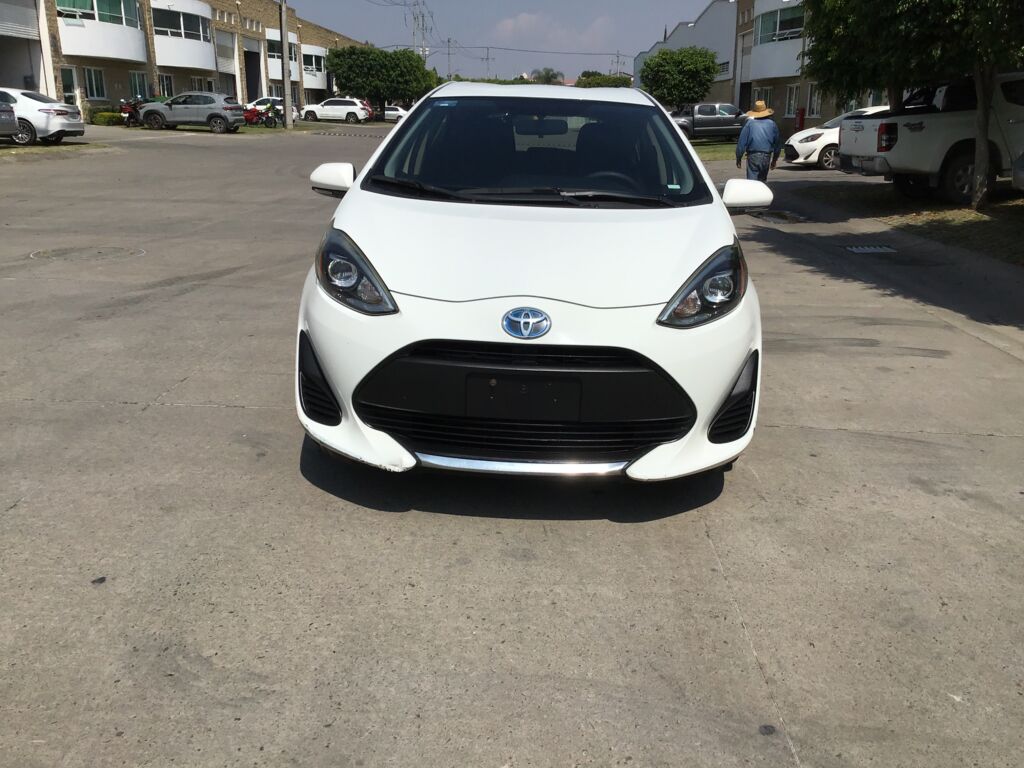Toyota Prius 2021 5p C Híbrido L4/1.5 Aut 2021 Toyota Prius Venta Exteriores 2