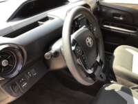 Toyota Prius 2021 5p C Híbrido L4/1.5 Aut 2021 Toyota Prius Venta Interiores 3