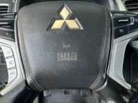 Mitsubishi L200 2021 4p Doble Cabina L4/2.5/T Diesel Man 4X4 2021 Mitsubishi L200 Venta Interiores 12