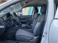 Mitsubishi L200 2021 4p Doble Cabina L4/2.5/T Diesel Man 4X4 2021 Mitsubishi L200 Venta Interiores 16