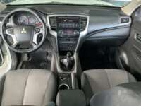 Mitsubishi L200 2021 4p Doble Cabina L4/2.5/T Diesel Man 4X4 2021 Mitsubishi L200 Venta Interiores 4