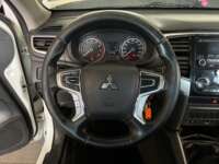 Mitsubishi L200 2022 4p GLX Doble Cabina L4/2.4 Man 2022 Mitsubishi L200 Venta Interiores 1